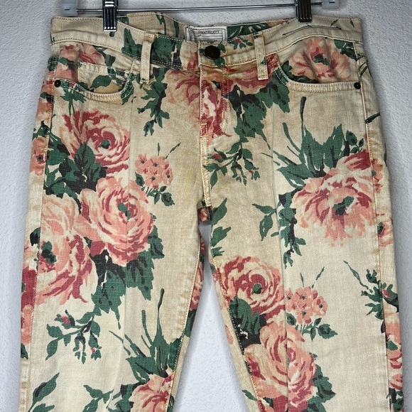 Current Elliott Haystack Floral Jeans‎ in the Stiletto - Picture 3 of 7